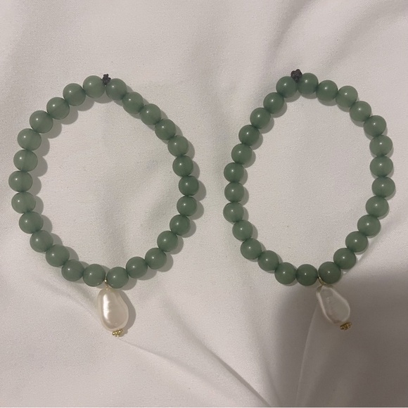 Beaded Stretch Bracelets Handmade 2 Green White NWT - Picture 4 of 8